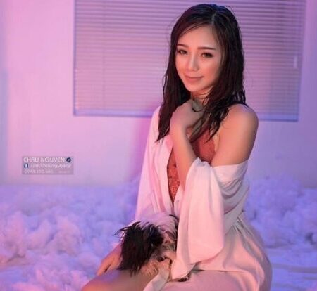 Ảnh sexy Hot girl Quỳnh Kool khoe nội y lả lơi bên giường ngủ