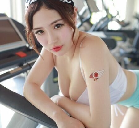 Xu Cake khoe body nóng hừng hực ở phòng Gym