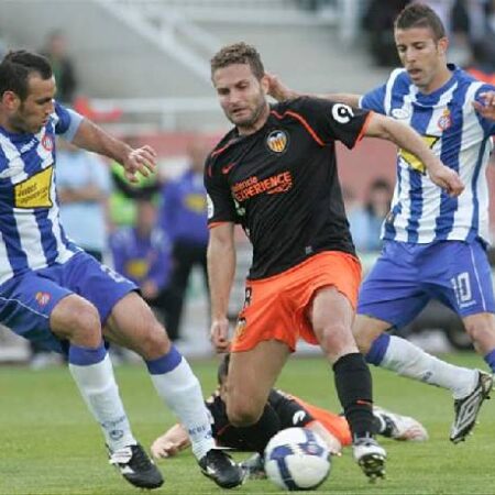 Soi kèo phạt góc Valencia vs Espanyol, 22h15 ngày 31/12