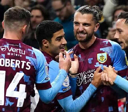 Soi kèo bóng đá Anh hôm nay 29/10: Burnley vs Reading