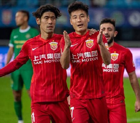 Soi kèo phạt góc Guangzhou City vs Shanghai Port, 18h30 ngày 4/12