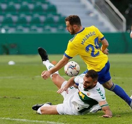 Soi kèo phạt góc Cádiz vs Elche, 3h ngày 17/1