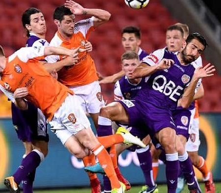 Soi kèo phạt góc Perth Glory vs Brisbane Roar, 18h30 ngày 10/1